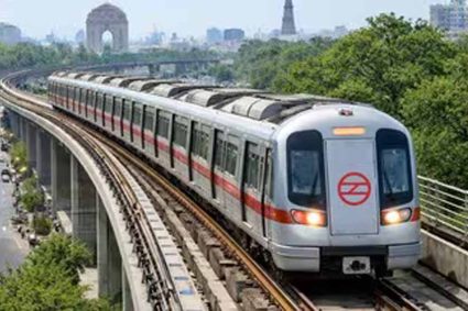 दिल्ली मेट्रो में सिग्नल फेल, हौज खास- बोटैनिकल गार्डन ट्रेन 129 मिनट से रुकी