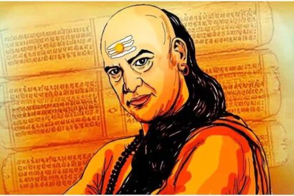 चाणक्य नीति: सफलता के लिए कौए से सीखें ये 5 महत्वपूर्ण गुण