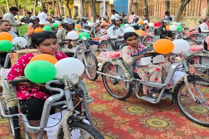 एमसीबी : जिला प्रशासन की त्वरित संवेदनशीलता : दिव्यांग रामकृपाल को तत्काल मिली मोटराइज्ड ट्राईसाइकिल