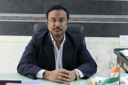 करप्शन केस में फंसे IAS अधिकारी पर बड़ी कार्रवाई, 20 करोड़ की संपत्ति जब्त, प्रशासनिक गलियारों में हड़कंप