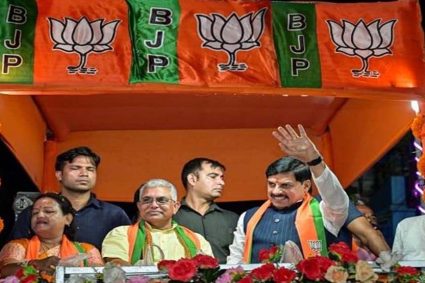 ममता के गढ़ में मोहन की दहाड़, बोले- वेस्ट बंगाल में कोई ताकत कमल खिलने से नहीं रोक सकती, रोड शो में दिखी भारी भीड़