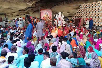 पाकिस्तान में जुटे 3 लाख हिंदू, हिंगलाज मंदिर में मनाया गया उत्सव; जानें इसका इतिहास