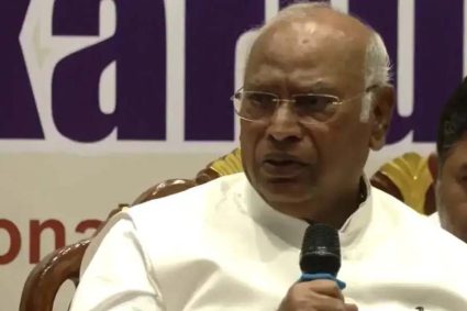 कांग्रेस अध्यक्ष खड़गे ने PM मोदी को बताया ‘आतंकवादी’, बाद में दी सफाई