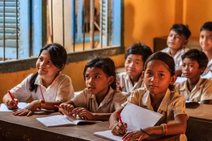 योगी सरकार में बदली बेसिक शिक्षा की तस्वीर, नामांकन से लेकर गुणवत्ता तक ऐतिहासिक सुधार