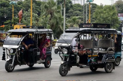 इंदौर में ट्रैफिक समस्या का समाधान, प्रशासन का कदम – अब ई रिक्शा पर लगेंगे रंग-बिरंगे स्टीकर और तय होंगे रूट