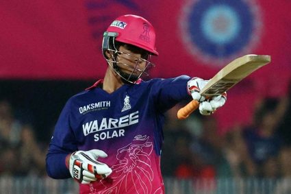 IPL 2026: वैभव सूर्यवंशी ने 8 रन में तोड़ा मैक्सवेल का रिकॉर्ड, कई दिग्गजों को पछाड़ा