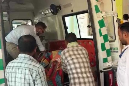 कैंसर पीड़ित महिला को जिला अस्पताल में कराया गया भर्ती, कलेक्टर ने बेहतर उपचार के दिए निर्देश