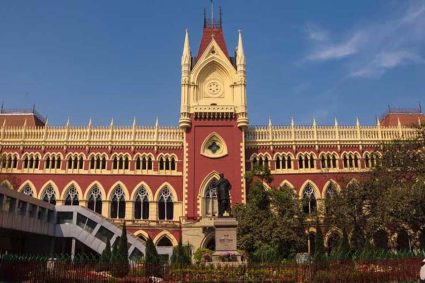 चुनाव आयोग पर भड़का कलकत्ता हाईकोर्ट, तुगलकी फरमान पर सुनाई कड़ी फटकार