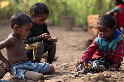 हिल जाएगी दुनिया… अमेरिका-ईरान युद्ध से 3 करोड़ लोग होंगे गरीब