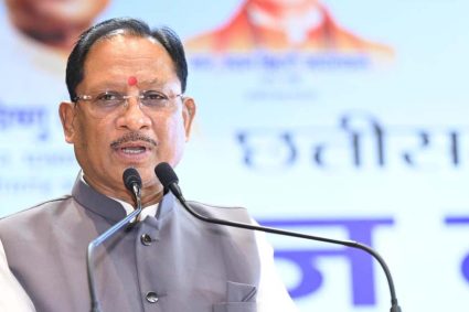 मुख्यमंत्री विष्णु देव साय ने हज यात्रियों को वितरित किया फर्स्ट एड किट: सफल हज यात्रा के लिए शुभकामना देकर यात्रियों का किया स्वागत