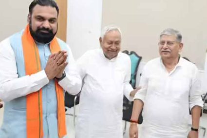 नीतीश कुमार ने मुख्यमंत्री सम्राट चौधरी से की शिष्टाचार मुलाकात, राजनीतिक हलचल तेज