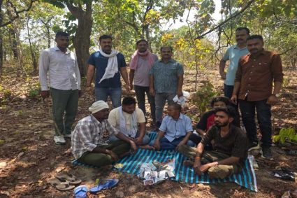 जंगल में जुए के अड्डे पर पुलिस का ताबड़तोड़ छापा, 5 आरोपी गिरफ्तार, फिल्मी अंदाज में बड़ी सफलता