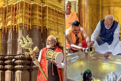 एक हाथ में त्रिशूल, दूसरे में डमरू और पीछे दमकता मंदिर… पीएम मोदी की काशी विश्वनाथ पूजा की मंत्रमुग्ध कर देने वाली तस्वीर