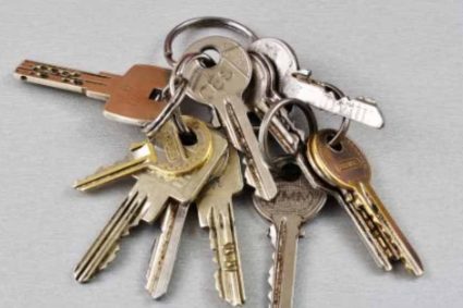 बार-बार चाबी खोना सिर्फ आदत नहीं, जानिए वास्तु और मान्यताओं का संकेत