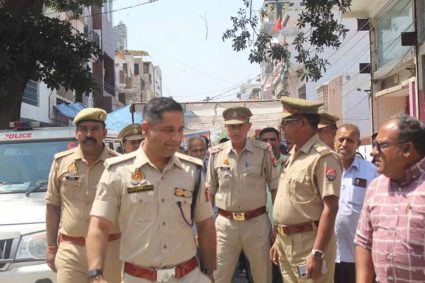 मेरठ सेंट्रल मार्केट विवाद: 15वें दिन धरना, नोटिस कार्रवाई शुरू