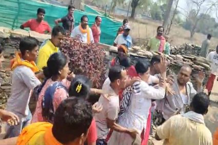 बस्तर में बाहरी परिवार को लेकर विवाद, धर्म प्रचार के आरोप में पास्टर से मारपीट