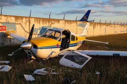 यूपी में बड़ा हादसा टला: लैंडिंग के दौरान रनवे से फिसला प्रशिक्षु विमान, ट्रेनी पायलट बाल-बाल बचीं