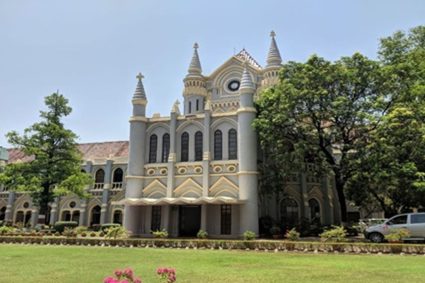 जबलपुर में कॉन्स्टेबल ने वकील को पीटा, 14 दिन बाद FIR; वीडियो देखकर भी अफसर नहीं माने, हाईकोर्ट में याचिका