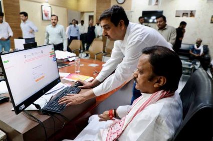 उप मुख्यमंत्री शुक्ल ने स्वयं अपना स्वगणना फॉर्म भरा