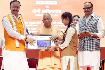 पहले अंधेरा था, अब घर में उजाला, श्रमिकों ने गिनाईं सरकार से मिली सहूलियतें