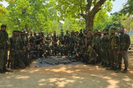 चाईबासा में नक्सल ऑपरेशन के दौरान भारी मात्रा में हथियार और विस्फोटक बरामद