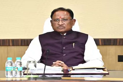 आम जनता से शालीनता से पेश आएं अधिकारी – मुख्यमंत्री