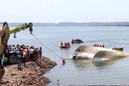 जबलपुर क्रूज हादसे का नया वीडियो: डूबने से पहले बांटे गए लाइफ जैकेट्स