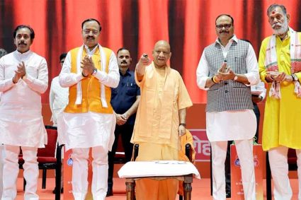 सीएम योगी ने श्रमिकों को दी विकास की नई सौगात, ग्रेटर नोएडा में श्रमिक सुविधा केंद्र, ईएसआईसी अस्पताल व विद्यालय का किया शिलान्यास